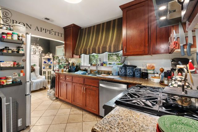 1925 N Arthur Avenue, Fresno, CA 93705