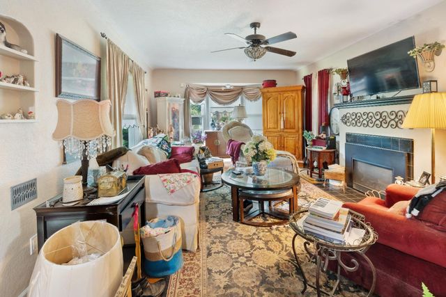 1925 N Arthur Avenue, Fresno, CA 93705