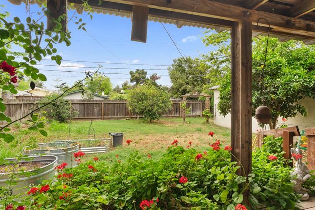 1925 N Arthur Avenue, Fresno, CA 93705