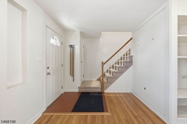 23 Dorchester Rd, Fair Lawn Boro, NJ 07410
