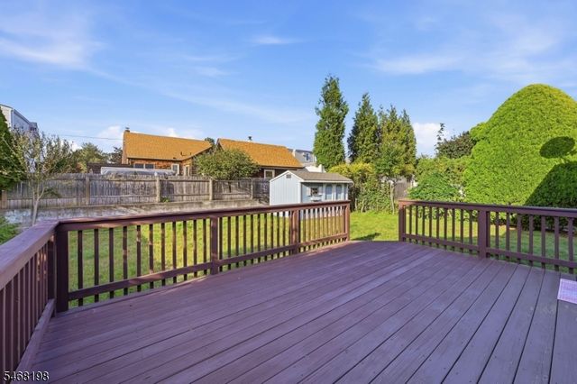 23 Dorchester Rd, Fair Lawn Boro, NJ 07410