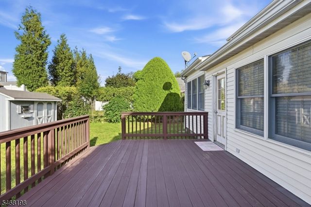 23 Dorchester Rd, Fair Lawn Boro, NJ 07410
