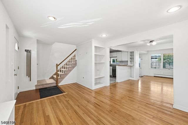 23 Dorchester Rd, Fair Lawn Boro, NJ 07410