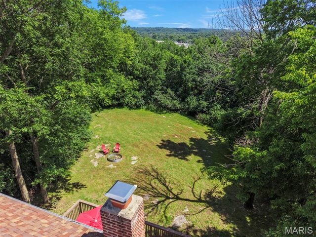 5851 Mango Drive, St Louis, MO 63129