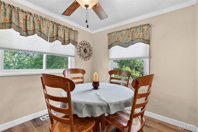 5851 Mango Drive, St Louis, MO 63129