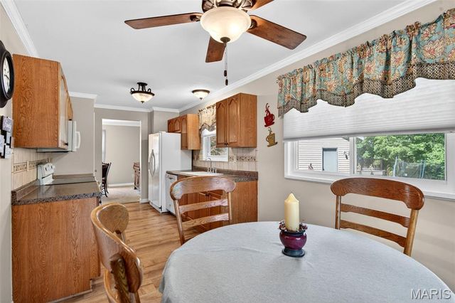 5851 Mango Drive, St Louis, MO 63129