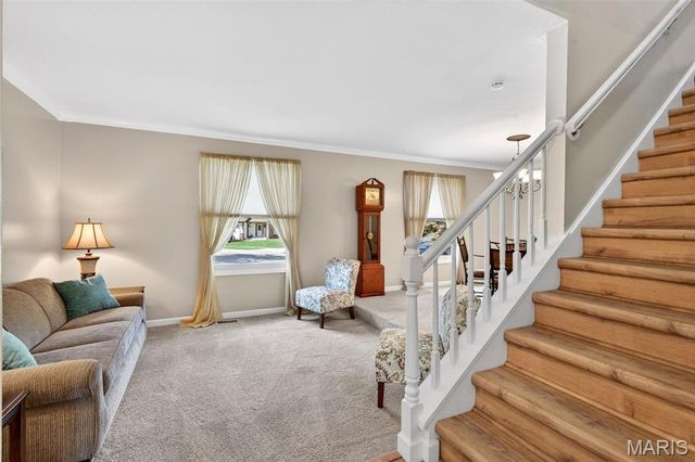 5851 Mango Drive, St Louis, MO 63129