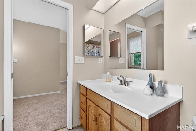 5851 Mango Drive, St Louis, MO 63129