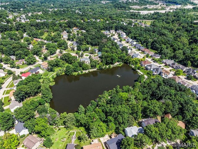5851 Mango Drive, St Louis, MO 63129