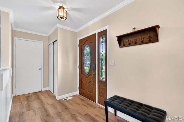 5851 Mango Drive, St Louis, MO 63129