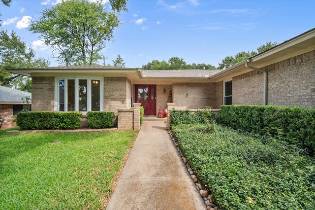 1113 Rusdell Drive, Irving, TX 75060