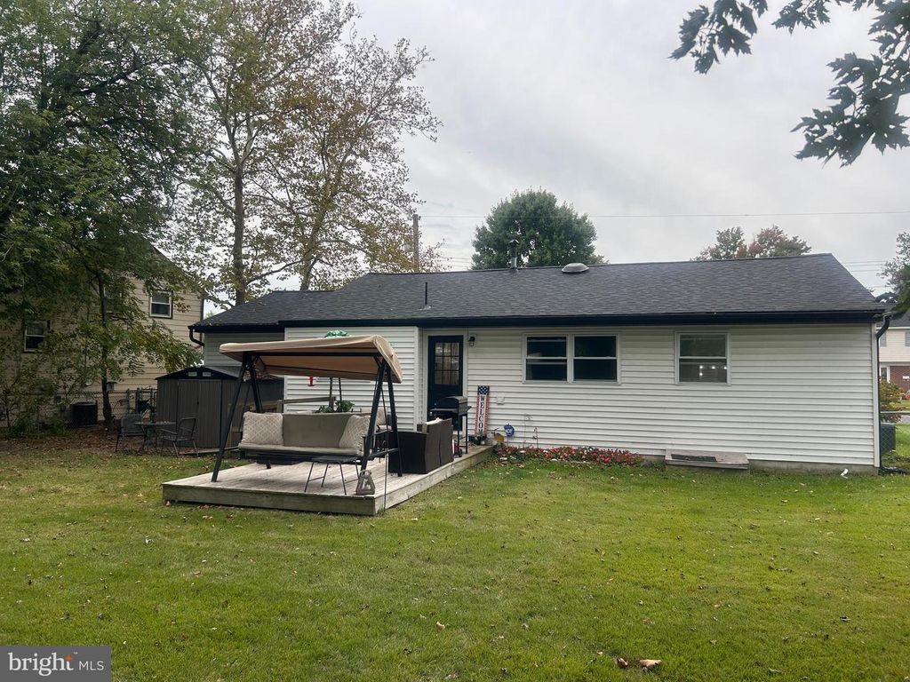 22 BETTLEWOOD RD, Marlton, NJ 08053