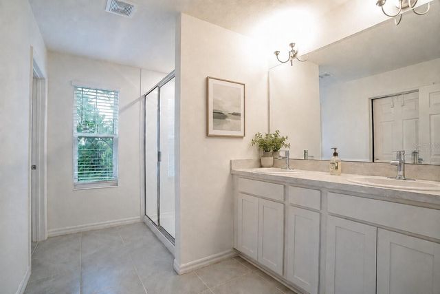 156 GLASS ONION DRIVE, Howey In The Hills, FL 34737
