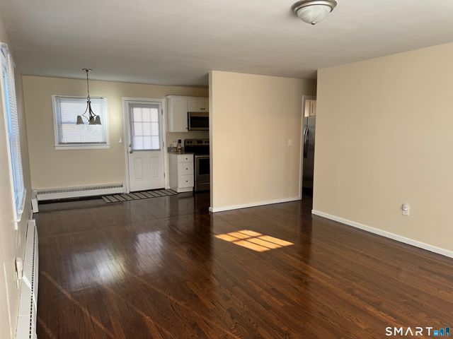 38 Greenhurst Lane, East Hartford, CT 06118