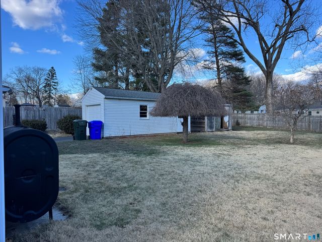 38 Greenhurst Lane, East Hartford, CT 06118