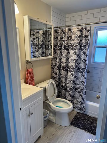 38 Greenhurst Lane, East Hartford, CT 06118