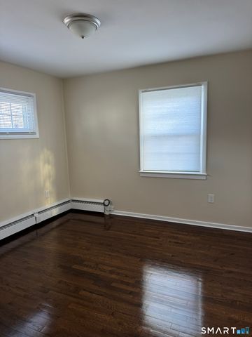 38 Greenhurst Lane, East Hartford, CT 06118