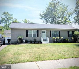 350 REDWOOD AVE, Woodbury Heights, NJ 08097