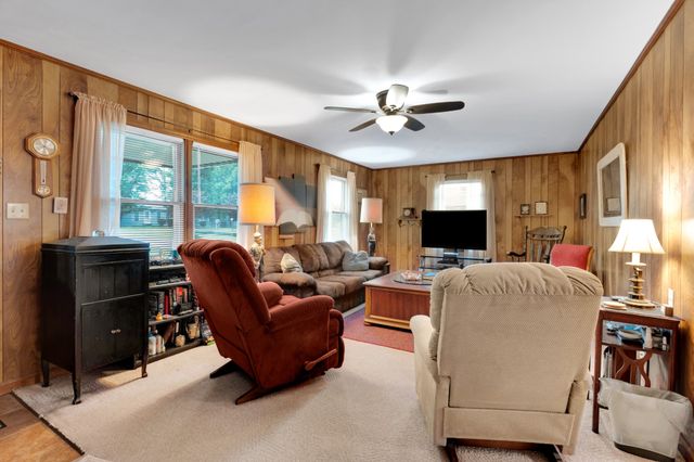 105 Plain View Dr, Estill Springs, TN 37330