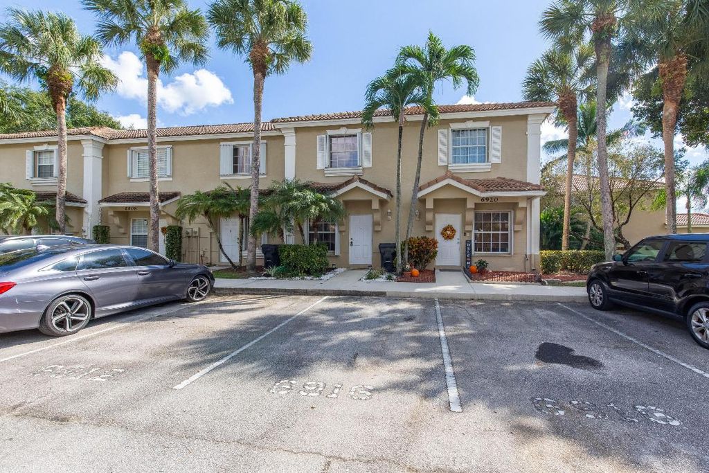 6916 Crooked Fence Drive, Lake Worth, FL 33467