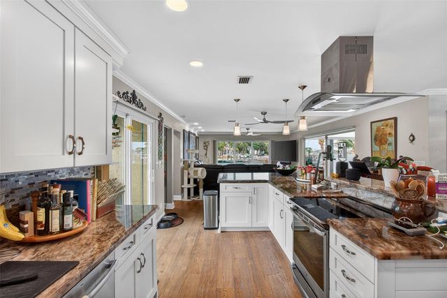 454 1ST STREET W, Tierra Verde, FL 33715