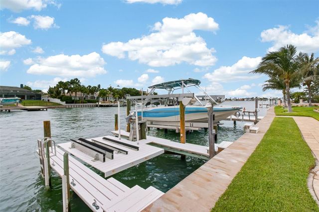 454 1ST STREET W, Tierra Verde, FL 33715