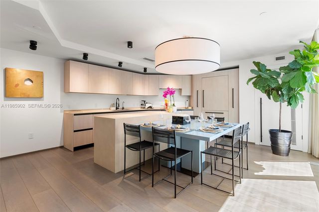 601 NE 27 TH104, Miami, FL 33137