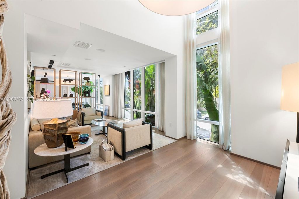 601 NE 27 TH104, Miami, FL 33137