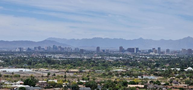 7035 N 23RD Place, Phoenix, AZ 85020