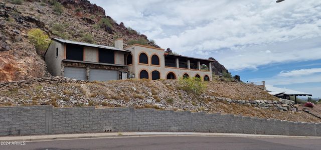 7035 N 23RD Place, Phoenix, AZ 85020