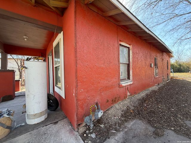 2106 EL PASO ST, San Antonio, TX 78207