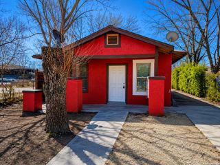 2106 EL PASO ST, San Antonio, TX 78207