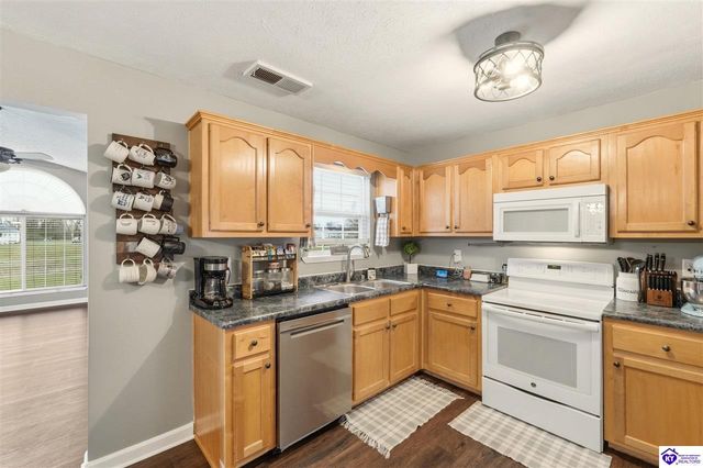 100 E Donna Reed Boulevard, Cecilia, KY 42724