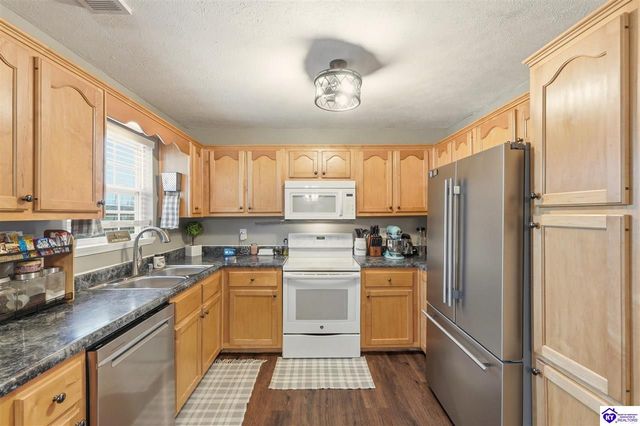 100 E Donna Reed Boulevard, Cecilia, KY 42724