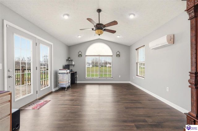 100 E Donna Reed Boulevard, Cecilia, KY 42724