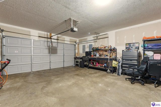 100 E Donna Reed Boulevard, Cecilia, KY 42724