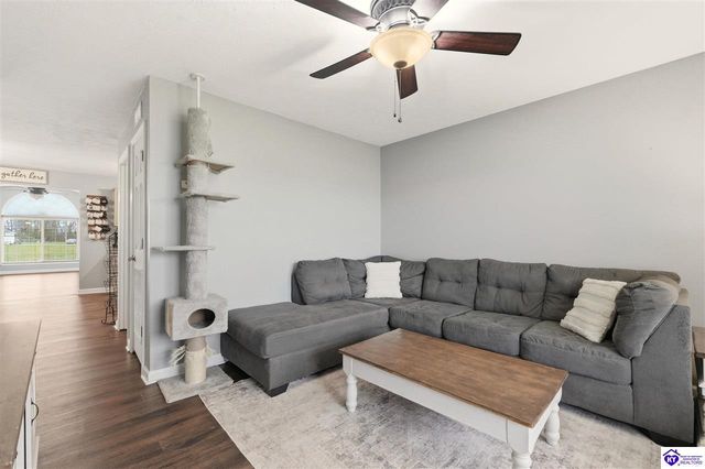 100 E Donna Reed Boulevard, Cecilia, KY 42724