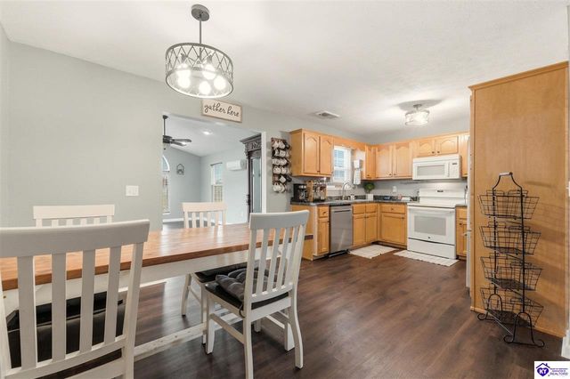 100 E Donna Reed Boulevard, Cecilia, KY 42724