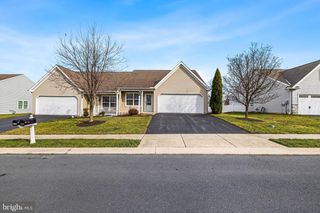 3121 FAIRE WYND PL, Dover, PA 17315