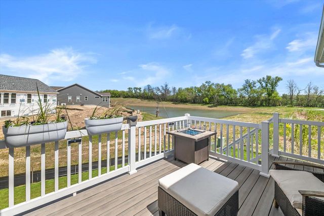 723 Autumn Ridge LANE, Hartford, WI 53027