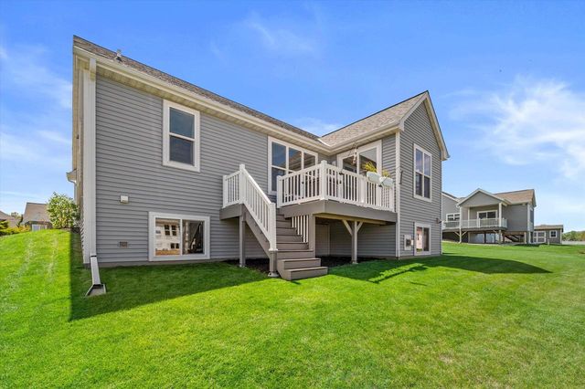 723 Autumn Ridge LANE, Hartford, WI 53027