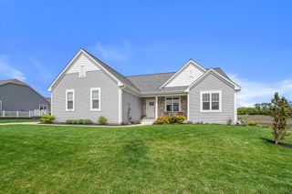 723 Autumn Ridge LANE, Hartford, WI 53027