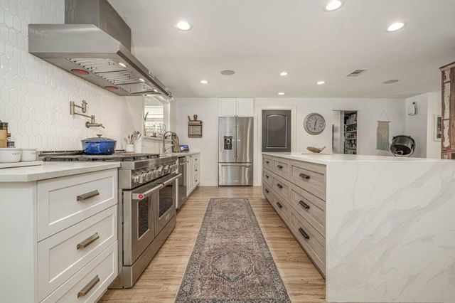 715 Thistlewood Drive, Houston, TX 77079