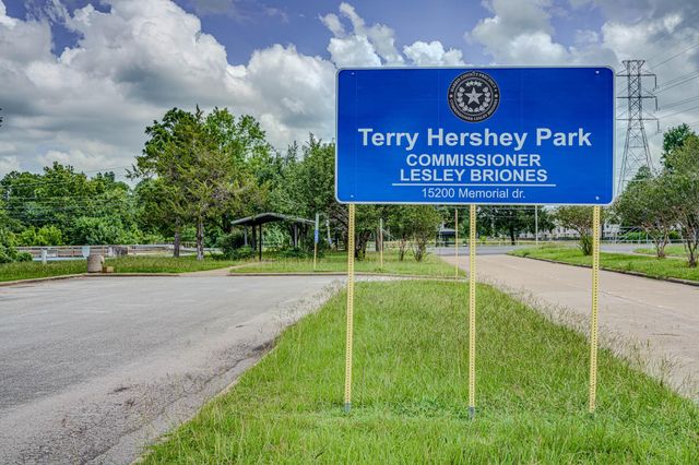715 Thistlewood Drive, Houston, TX 77079