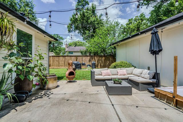 715 Thistlewood Drive, Houston, TX 77079