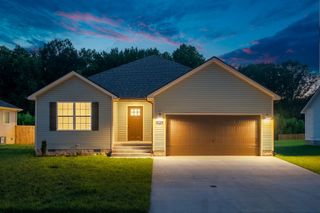 1574 Fredrick Dr, Clarksville, TN 37042