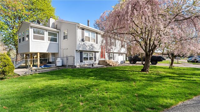 15 Laforge Drive, Coventry, RI 02816