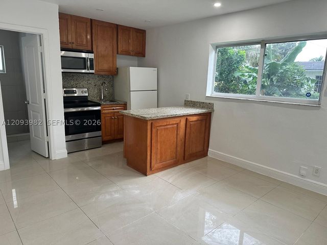 6220 Dawson St 4, Hollywood, FL 33023