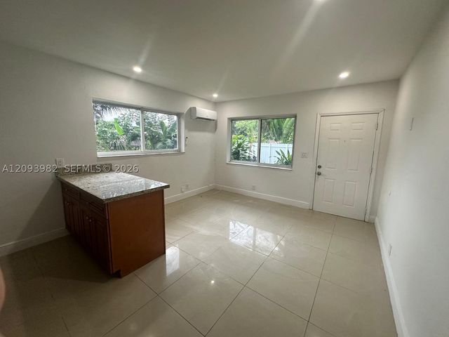 6220 Dawson St 4, Hollywood, FL 33023