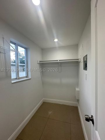 6220 Dawson St 4, Hollywood, FL 33023